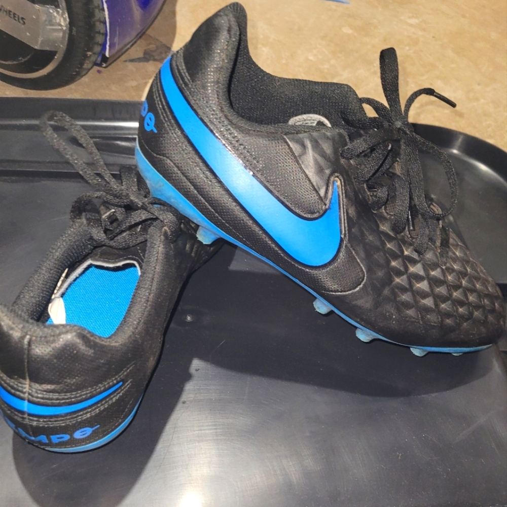 Size 5y Nike Soccer Cleats